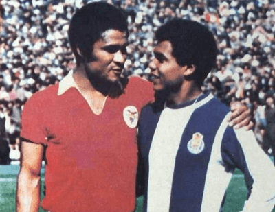 Eusebio jugador del Benfica y Teofilo Cubillas jugador del Porto