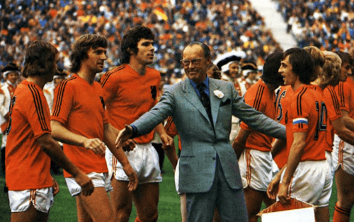 RINUS MICHELS AND HOLLAND NATIONAL TEAM WC 1974 RINUS MICHELS AND HOLLAND NATIONAL TEAM WC 1974